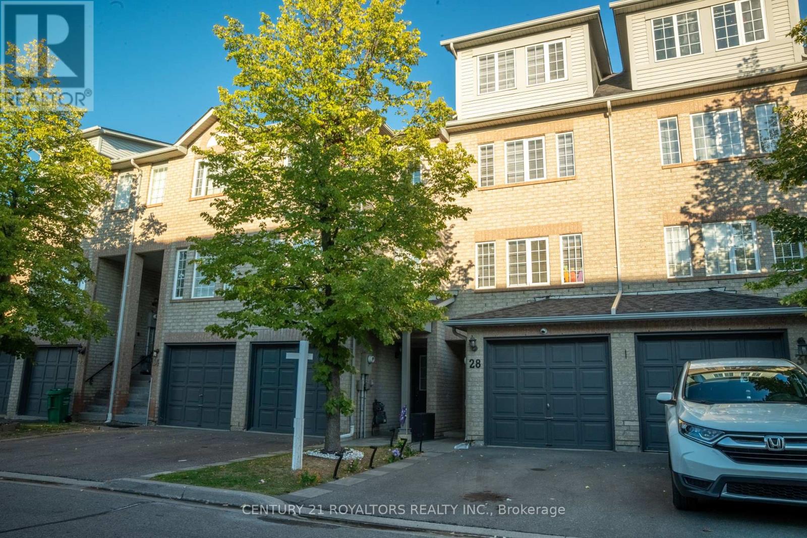 Photo 35 of 28 Spadina Road, Brampton ON