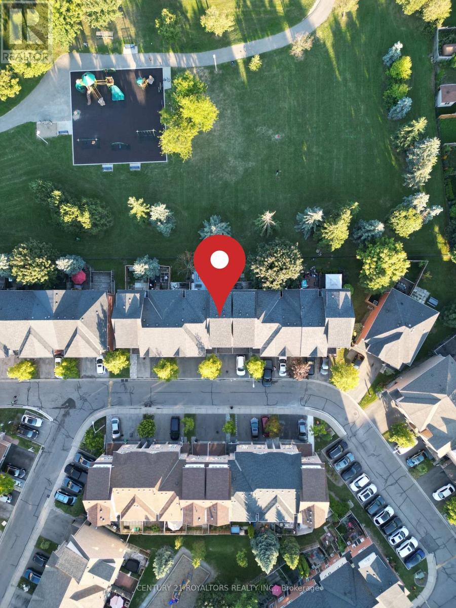 Photo 36 of 28 Spadina Road, Brampton ON