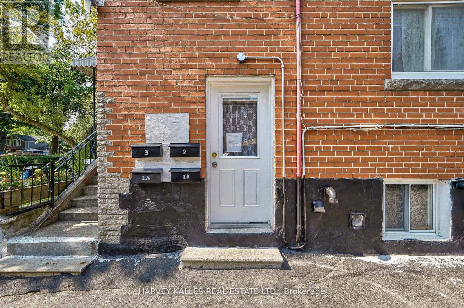 Photo 2 of 40 Dominion Road, Toronto ON