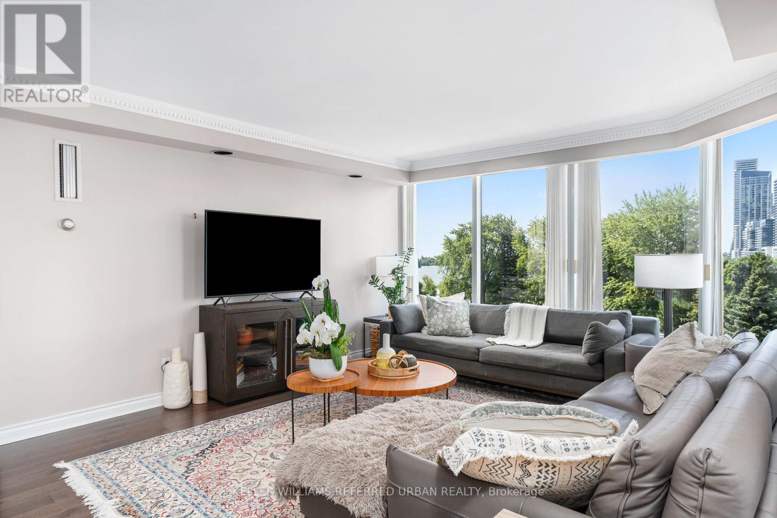 Photo 13 of 409 1 Palace Pier Court, Toronto ON