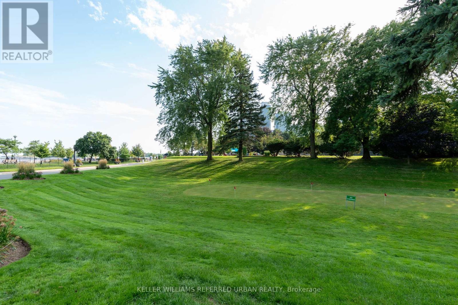 Photo 14 of 409 1 Palace Pier Court, Toronto ON