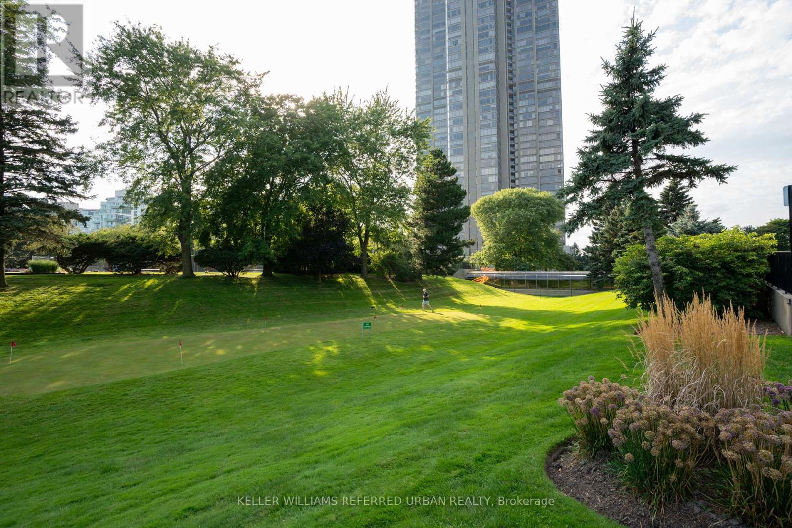 Photo 15 of 409 1 Palace Pier Court, Toronto ON