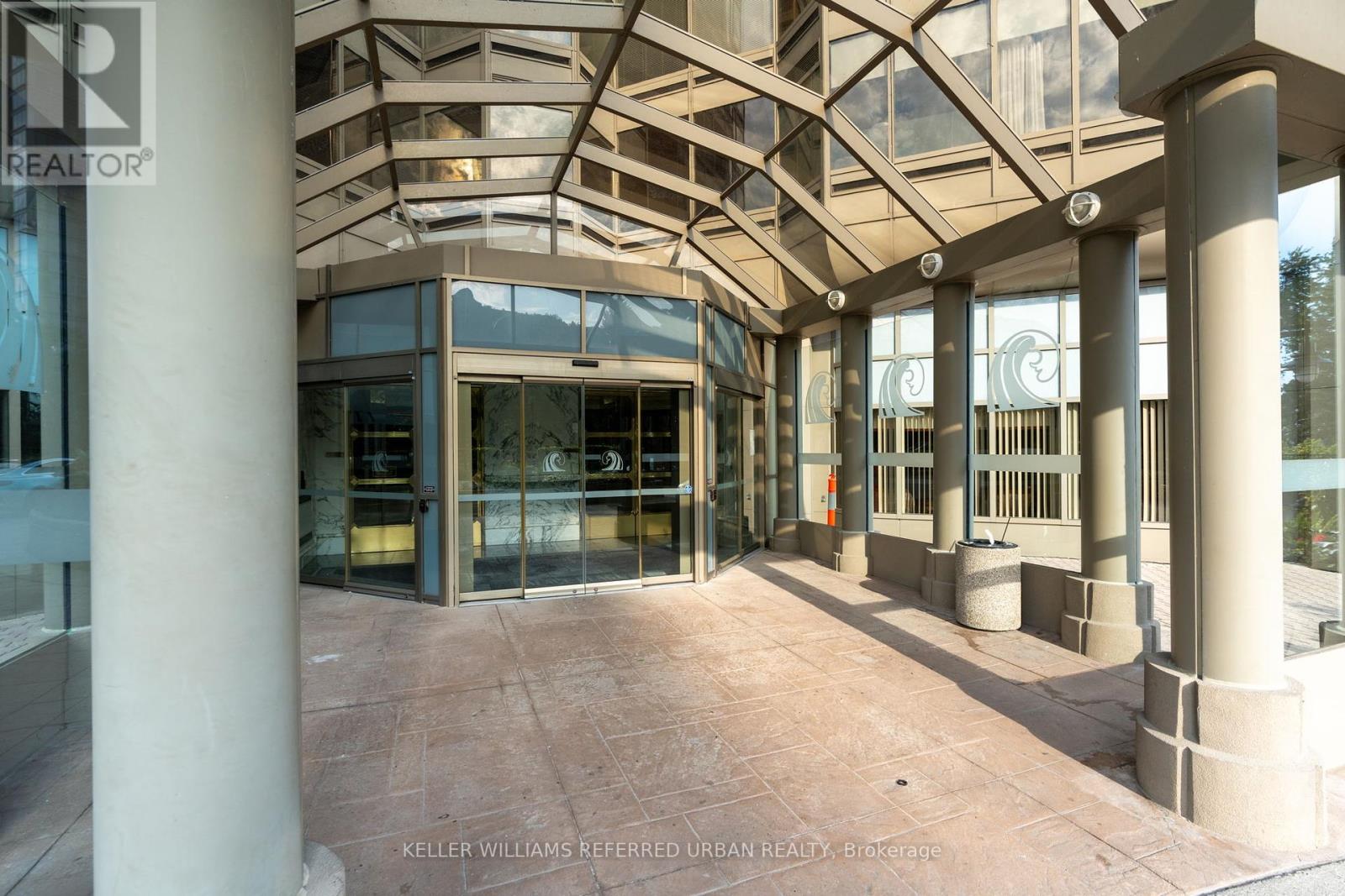 Photo 16 of 409 1 Palace Pier Court, Toronto ON