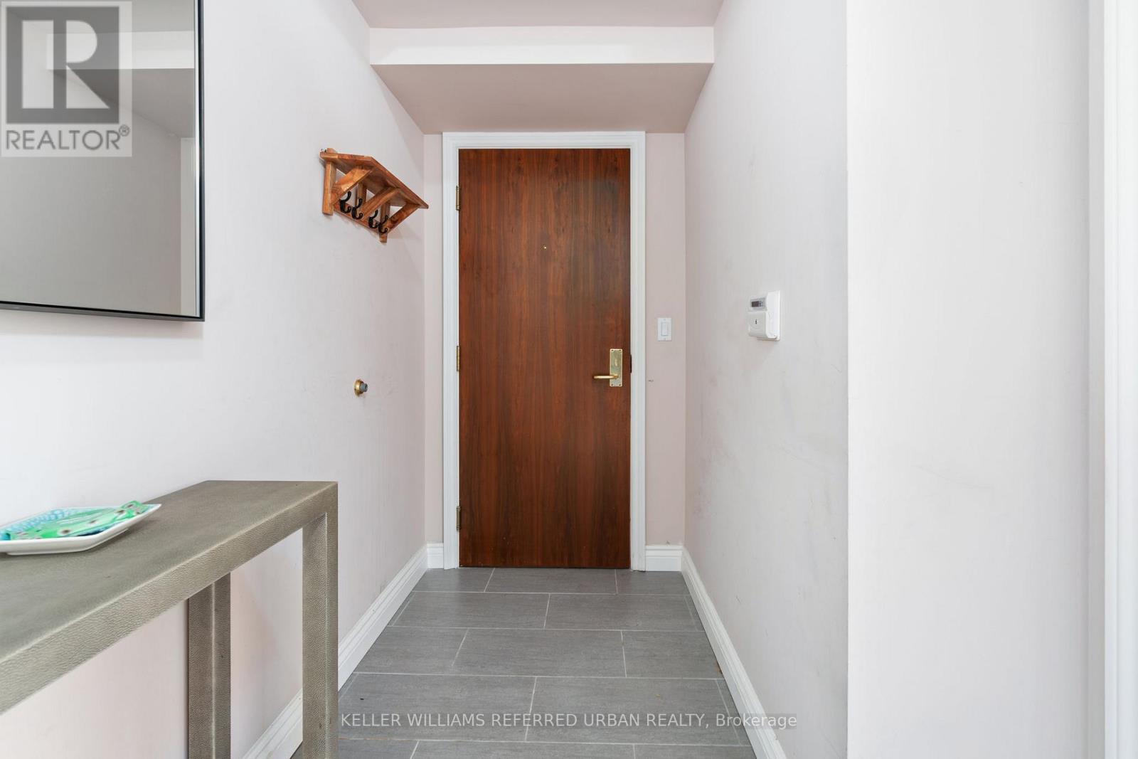 Photo 17 of 409 1 Palace Pier Court, Toronto ON