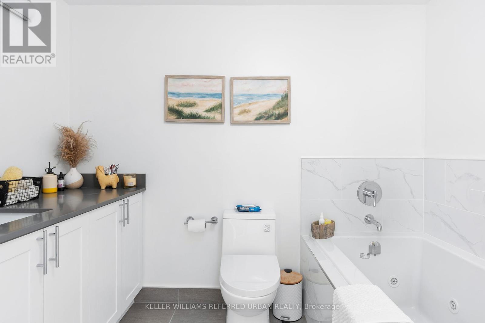 Photo 24 of 409 1 Palace Pier Court, Toronto ON