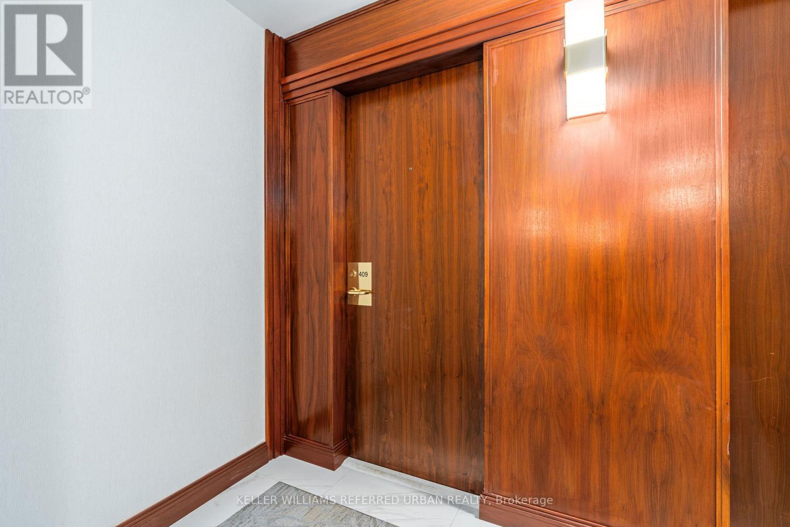Photo 3 of 409 1 Palace Pier Court, Toronto ON