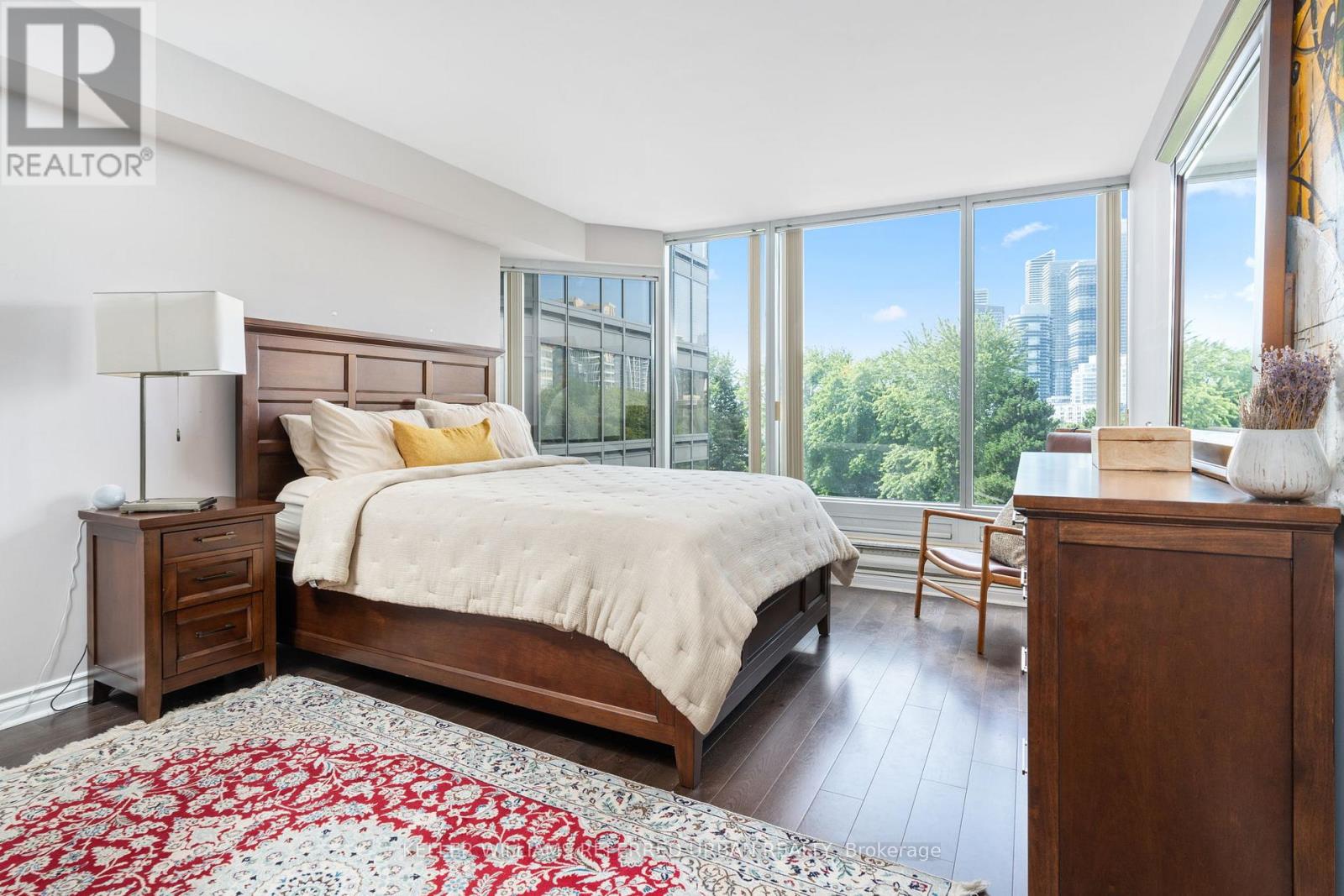 Photo 6 of 409 1 Palace Pier Court, Toronto ON