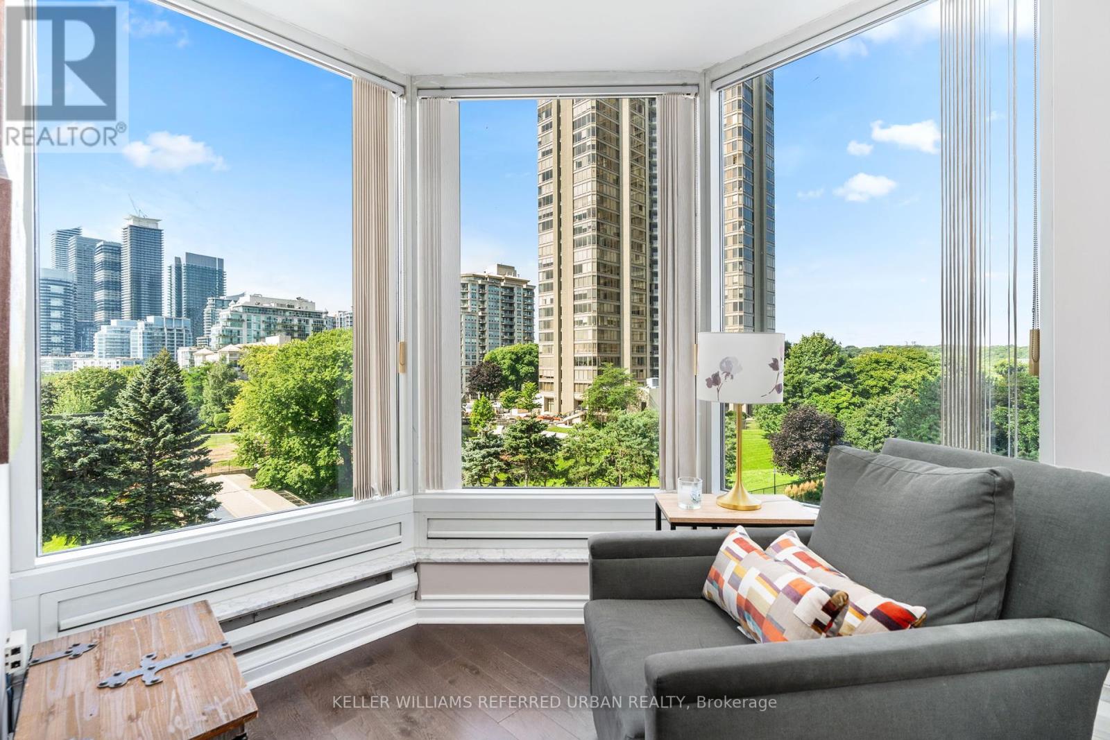 Photo 7 of 409 1 Palace Pier Court, Toronto ON