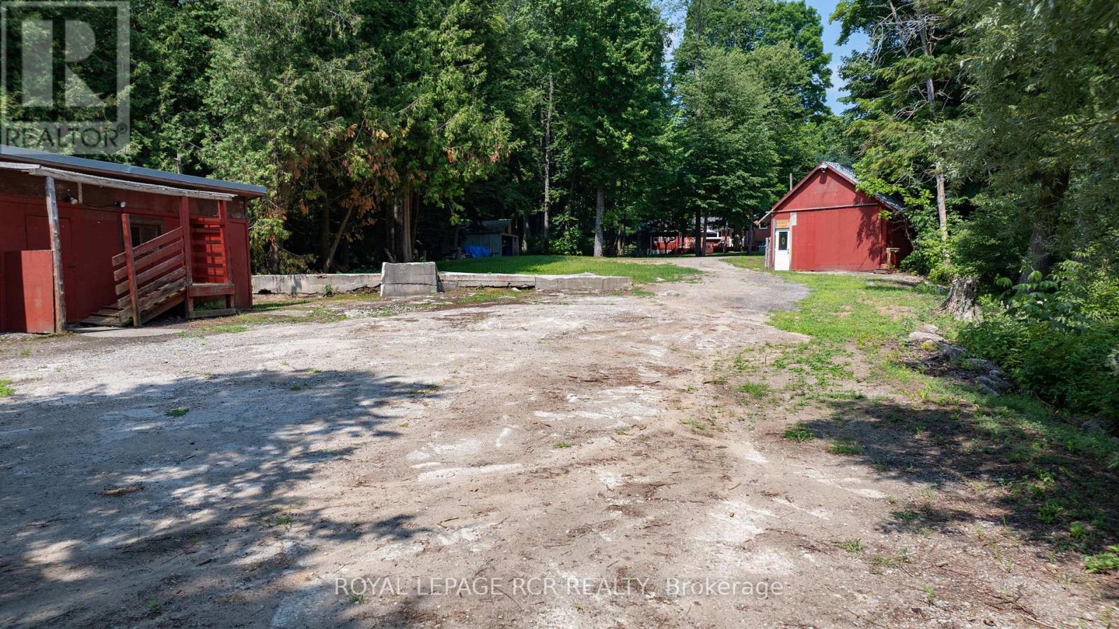 Photo 35 of 7561 Finnerty Side Road, Caledon ON
