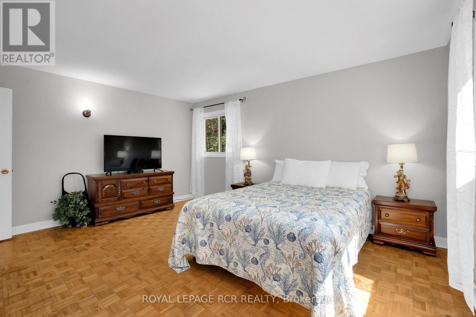 Photo 14 of 7561 Finnerty Side Road, Caledon ON