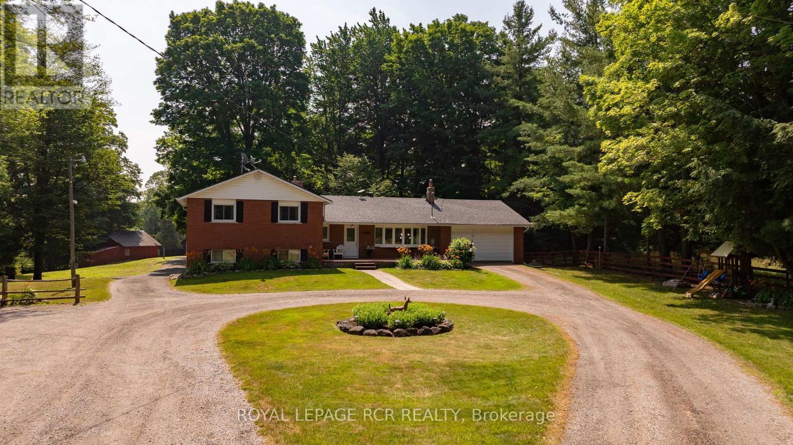 Photo 4 of 7561 Finnerty Side Road, Caledon ON