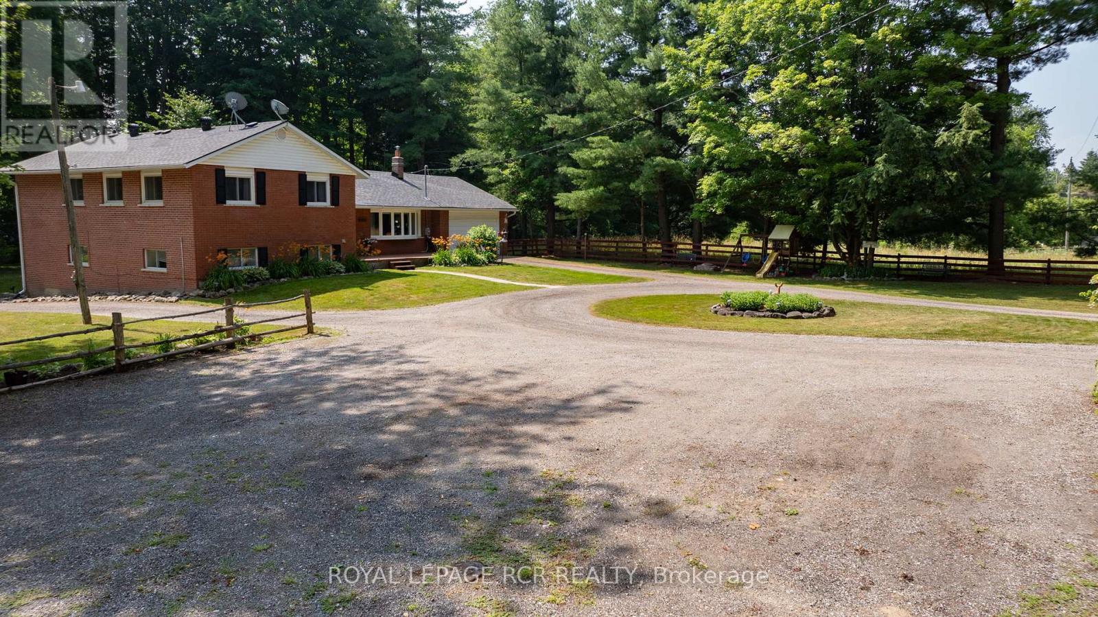 Photo 5 of 7561 Finnerty Side Road, Caledon ON
