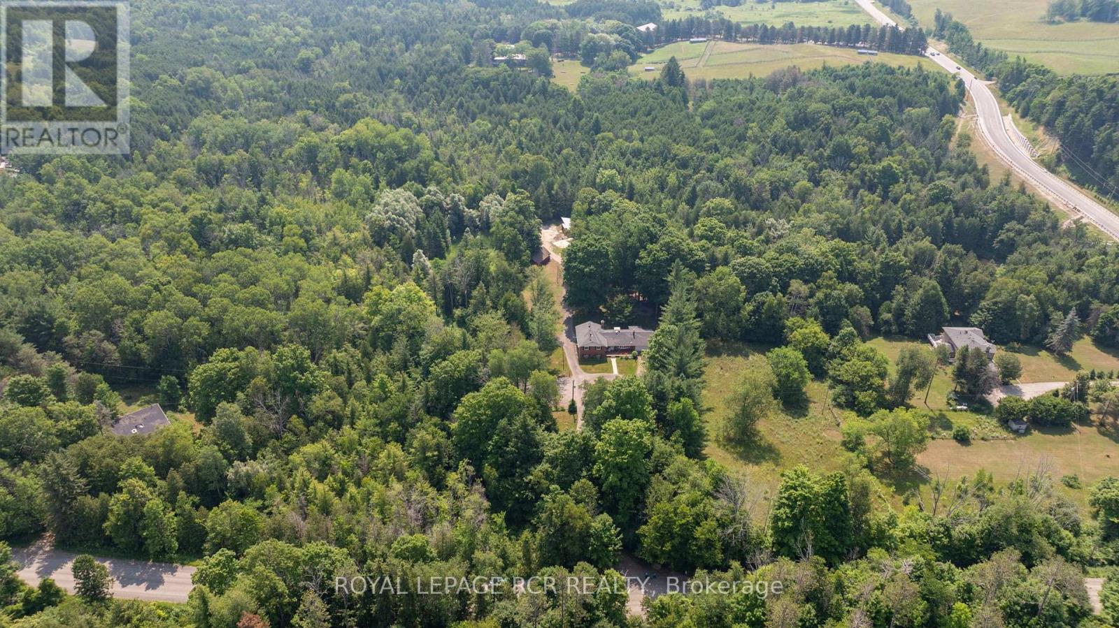 Photo 2 of 7561 Finnerty Side Road, Caledon ON