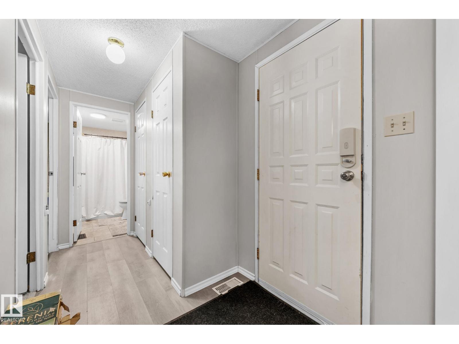 Photo 4 of 605 Evergreen Park Nw, Edmonton AB