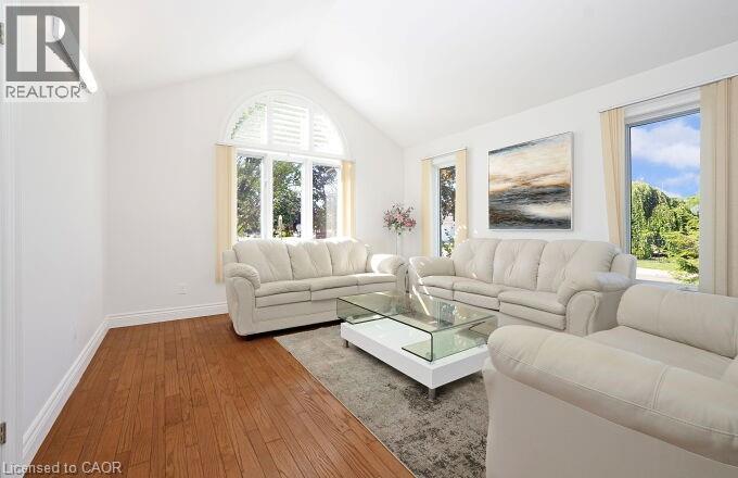 Photo 11 of 126 Montmorency Drive, Hamilton ON