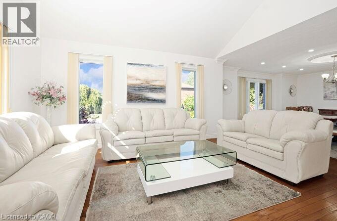 Photo 12 of 126 Montmorency Drive, Hamilton ON