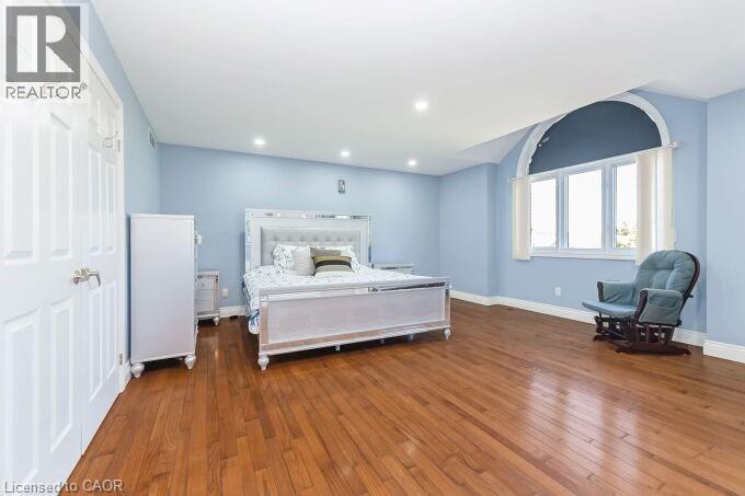 Photo 23 of 126 Montmorency Drive, Hamilton ON