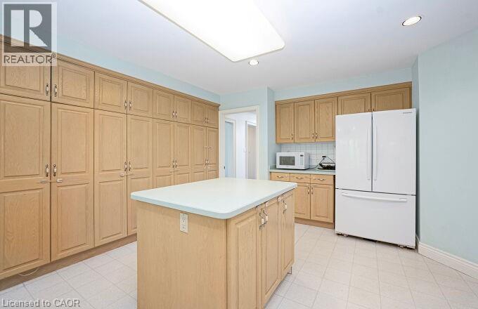 Photo 17 of 126 Montmorency Drive, Hamilton ON