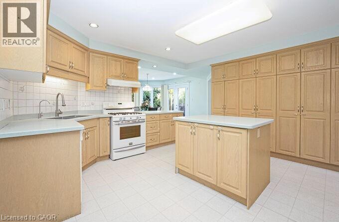 Photo 16 of 126 Montmorency Drive, Hamilton ON