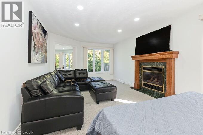 Photo 20 of 126 Montmorency Drive, Hamilton ON