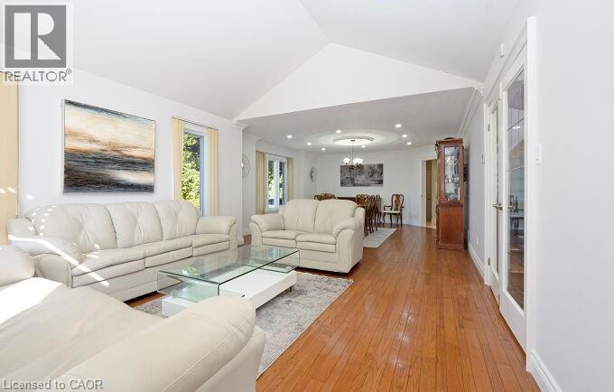 Photo 10 of 126 Montmorency Drive, Hamilton ON