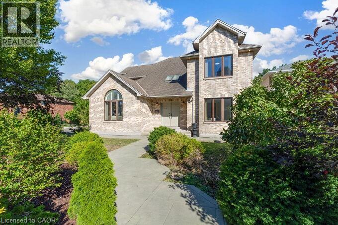 Photo 4 of 126 Montmorency Drive, Hamilton ON