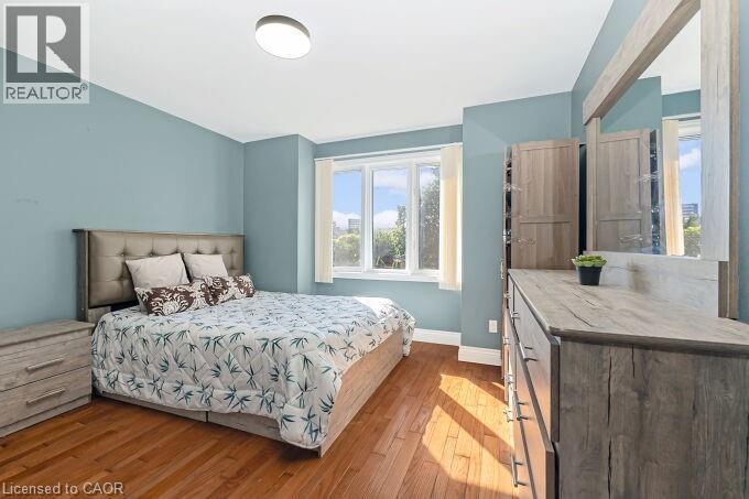 Photo 33 of 126 Montmorency Drive, Hamilton ON