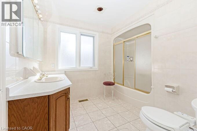 Photo 39 of 126 Montmorency Drive, Hamilton ON
