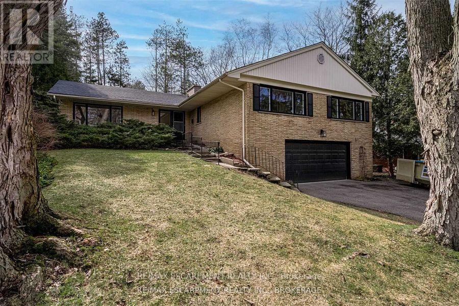Photo 1 of 56 Mansfield Drive, Hamilton ON