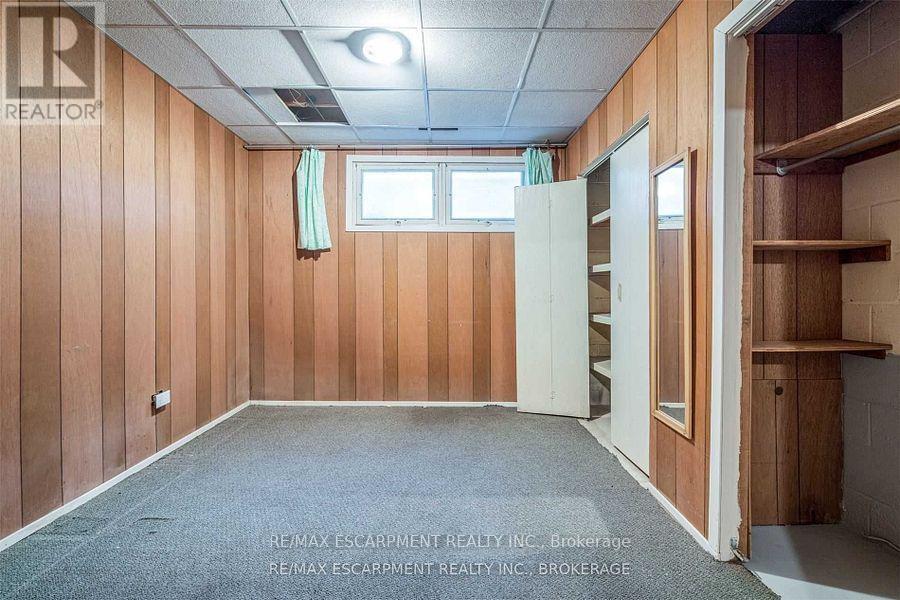 Photo 26 of 56 Mansfield Drive, Hamilton ON