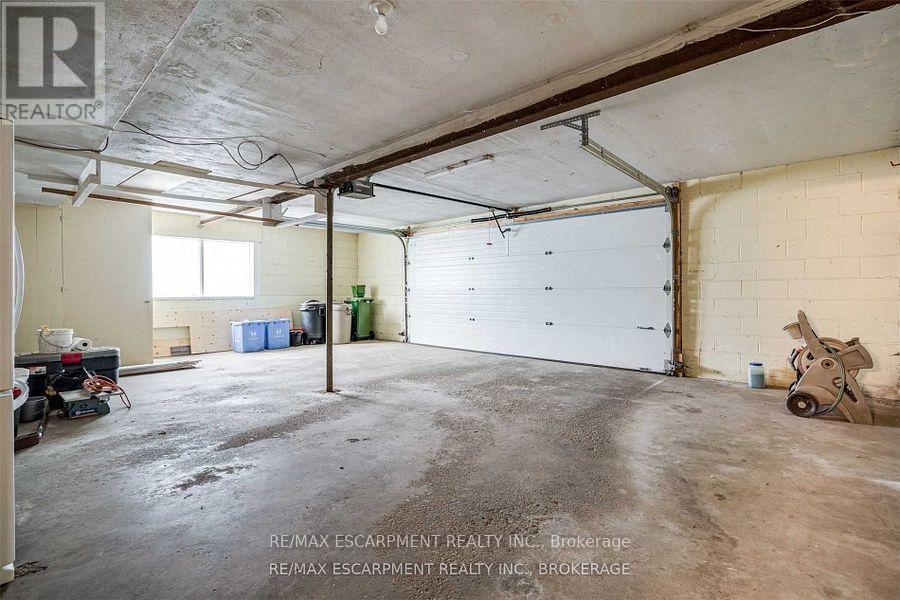 Photo 27 of 56 Mansfield Drive, Hamilton ON
