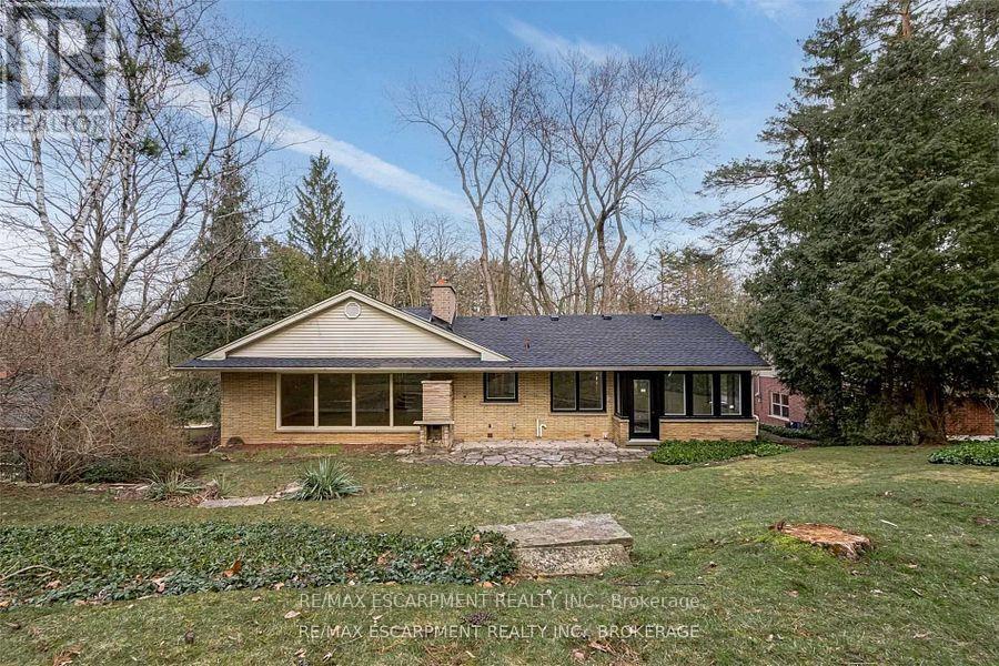 Photo 28 of 56 Mansfield Drive, Hamilton ON