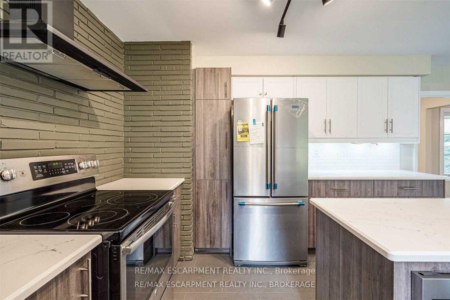 Photo 9 of 56 Mansfield Drive, Hamilton ON