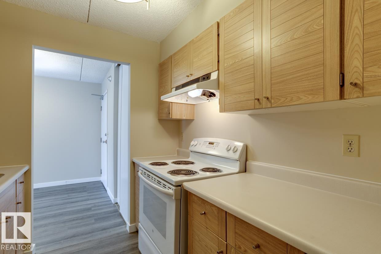 #707 9917 110 ST NW - 17
