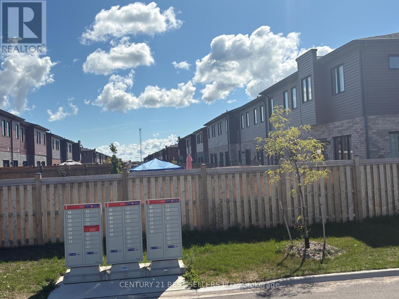Photo 21 of 114 Fairlane Avenue, Barrie ON