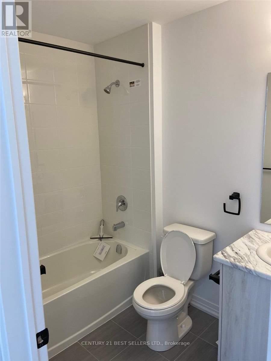 Photo 17 of 114 Fairlane Avenue, Barrie ON