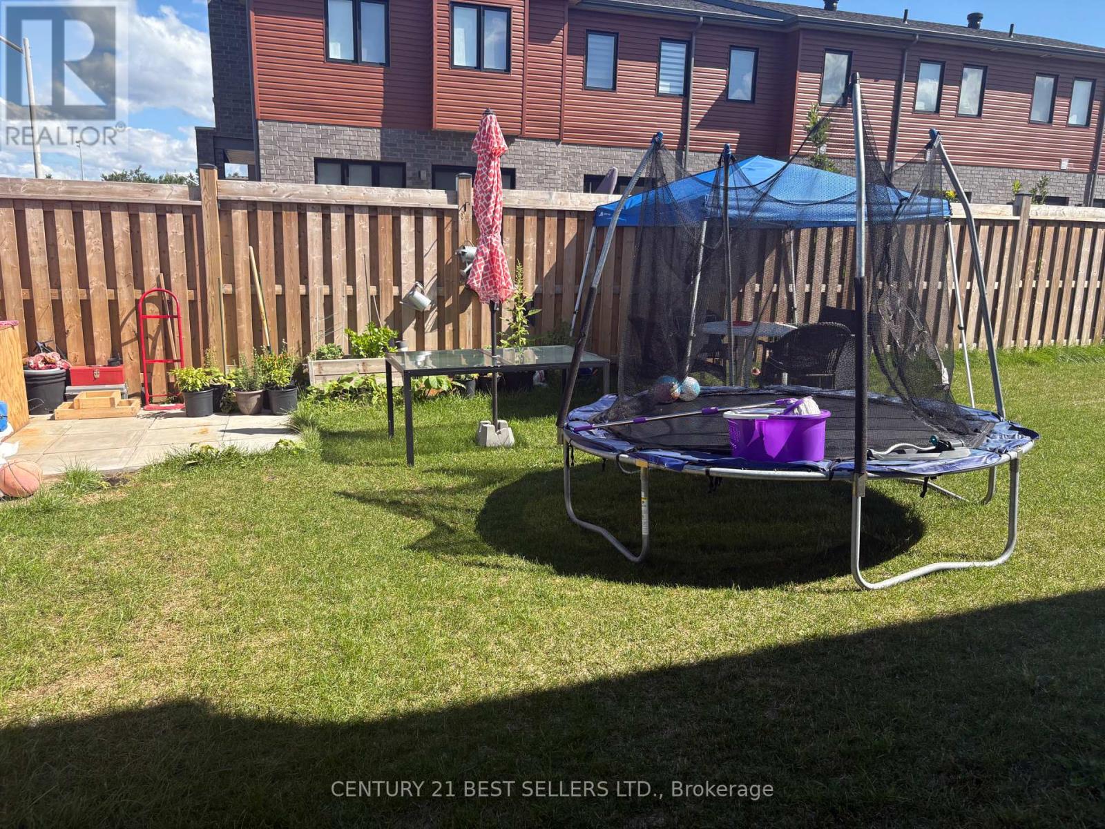 Photo 19 of 114 Fairlane Avenue, Barrie ON