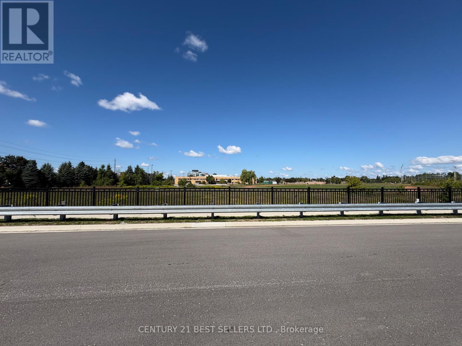 Photo 20 of 114 Fairlane Avenue, Barrie ON