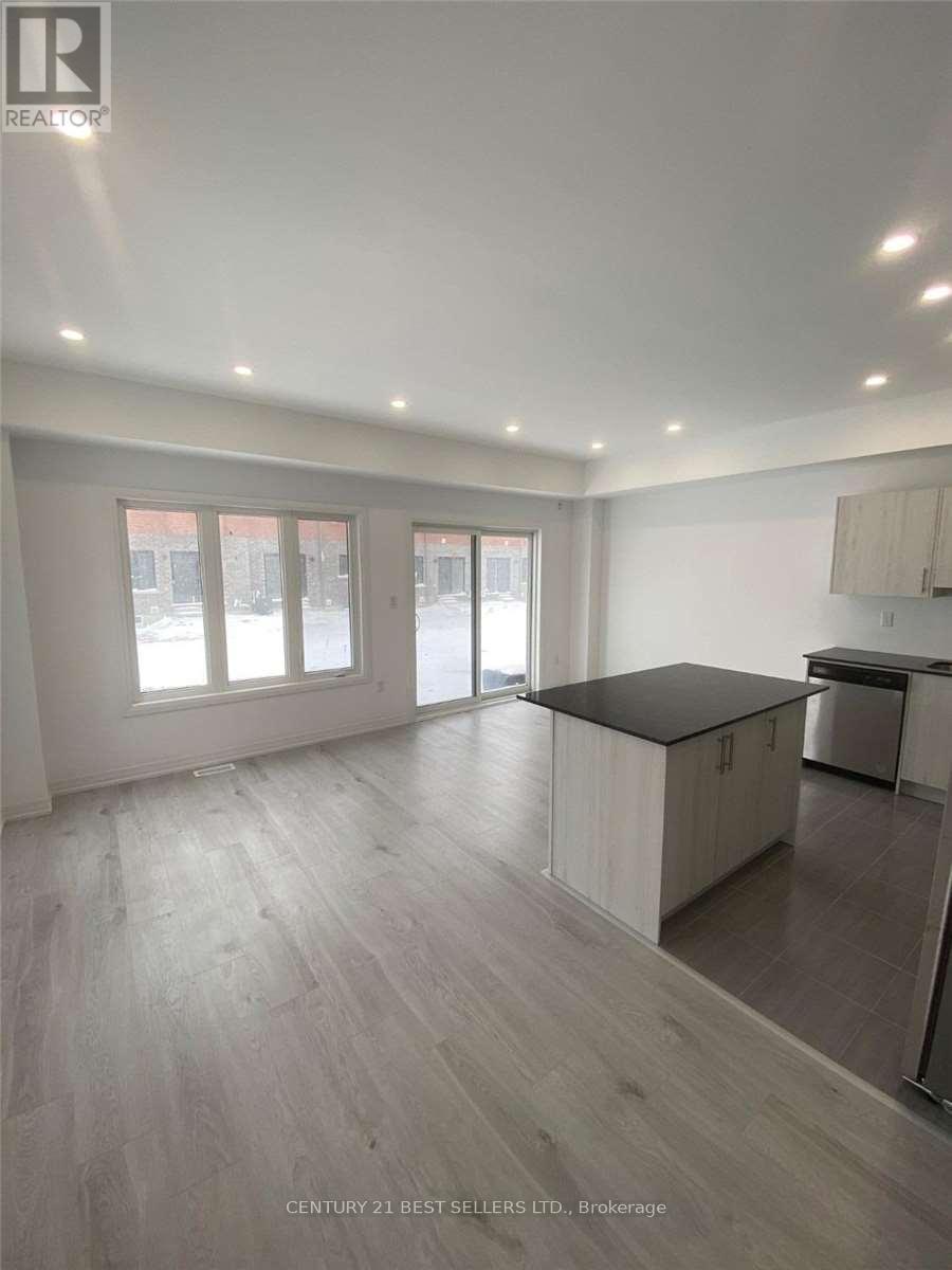 Photo 12 of 114 Fairlane Avenue, Barrie ON