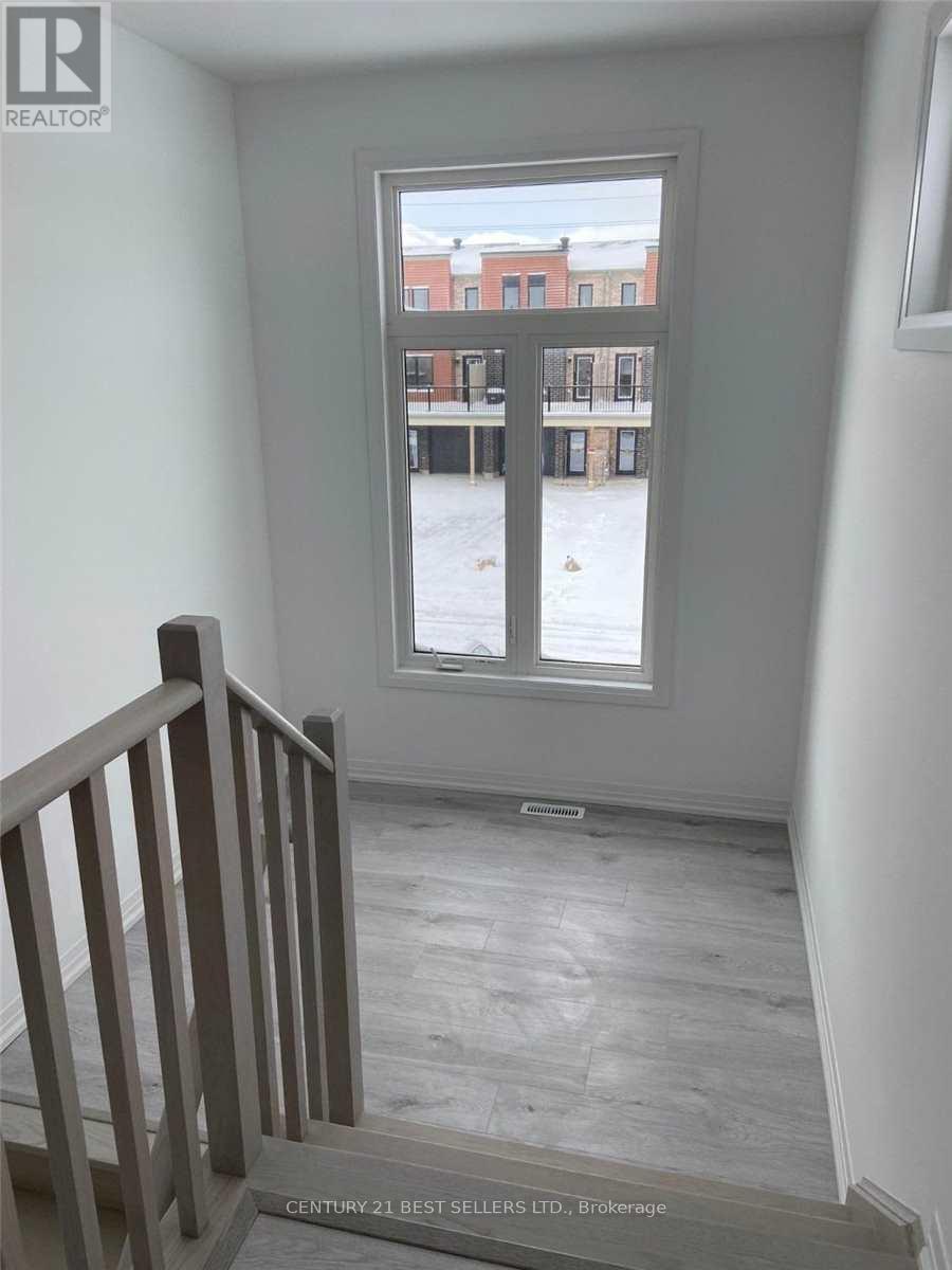 Photo 8 of 114 Fairlane Avenue, Barrie ON