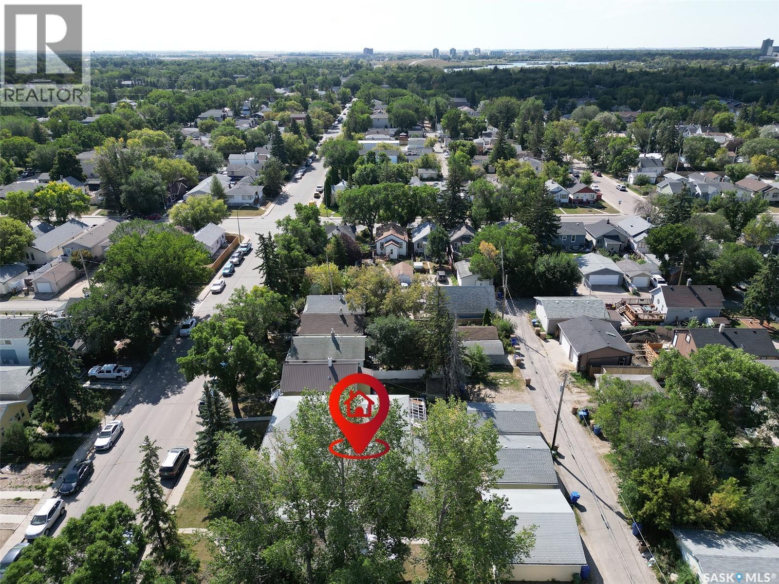 Photo 2 of 2332 Mcdonald Street, Regina SK