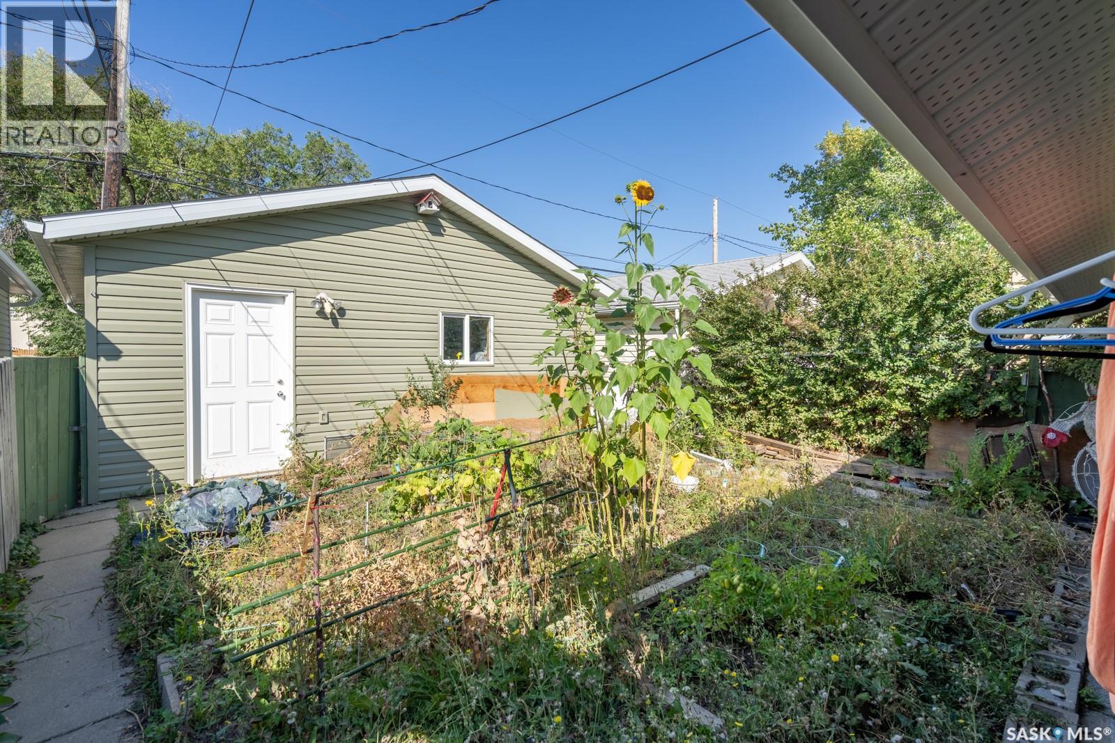 Photo 32 of 2332 Mcdonald Street, Regina SK