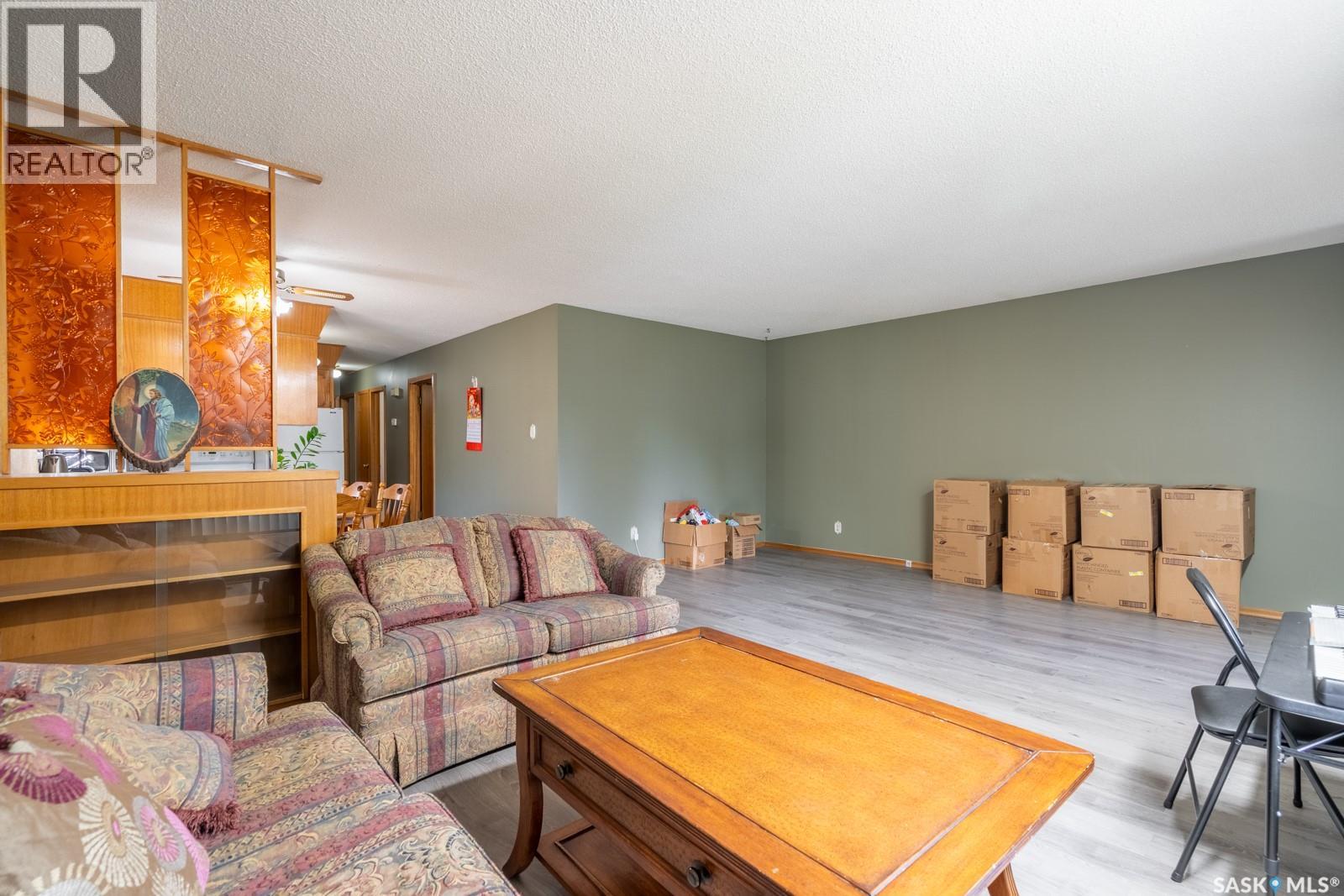Photo 8 of 2332 Mcdonald Street, Regina SK