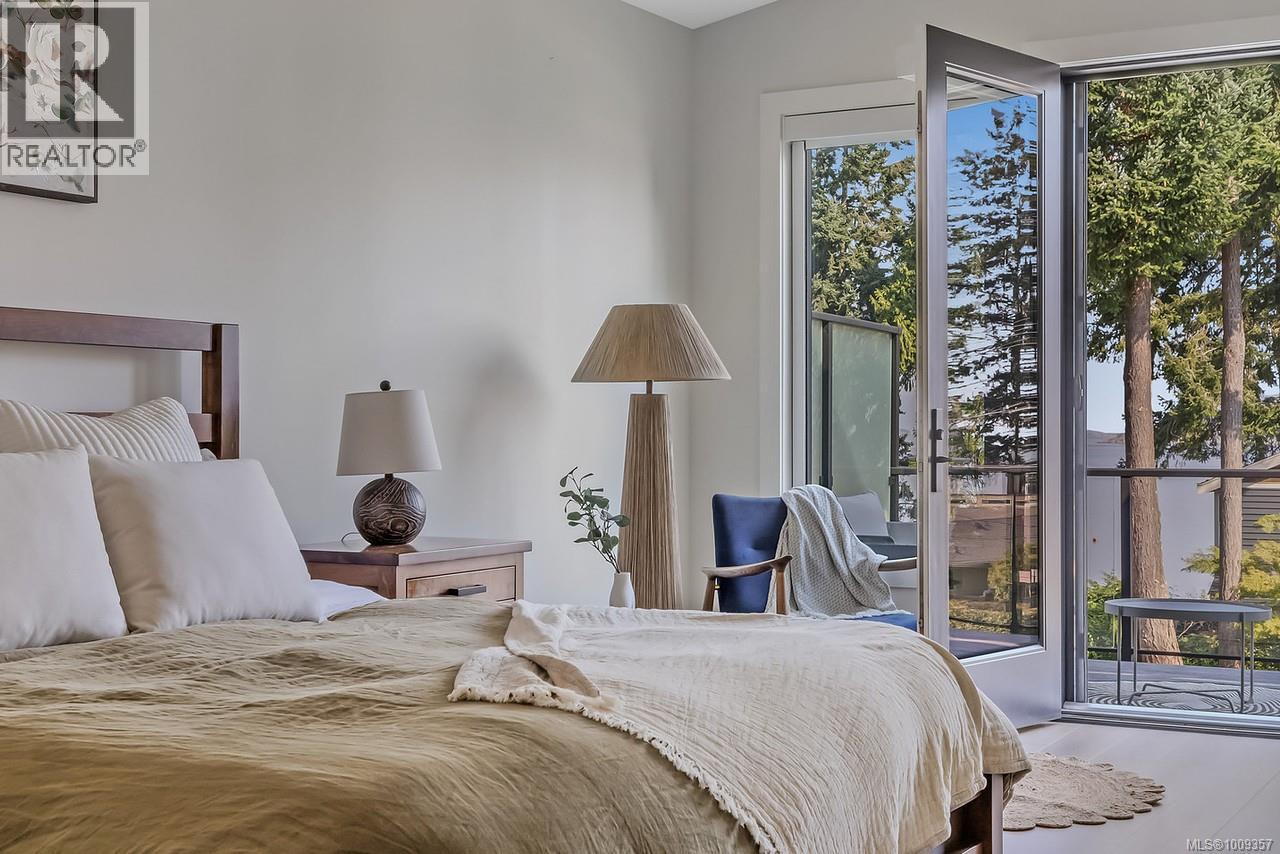 Photo 6 of 7273 Bayview Rd, Lantzville BC