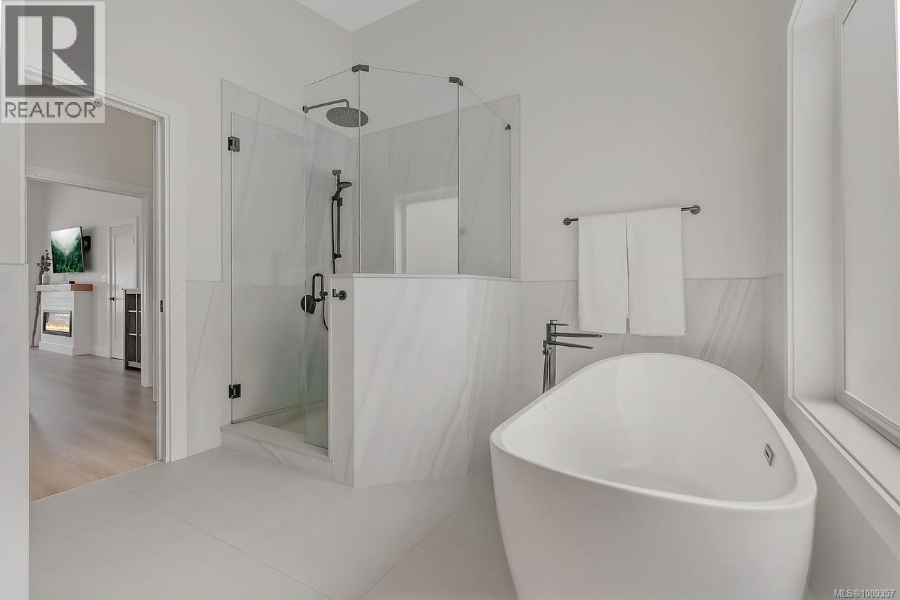 Photo 34 of 7273 Bayview Rd, Lantzville BC