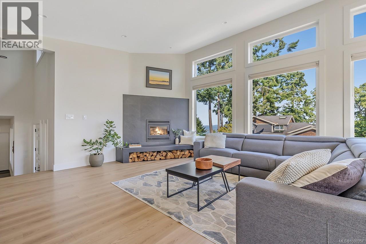 Photo 3 of 7273 Bayview Rd, Lantzville BC