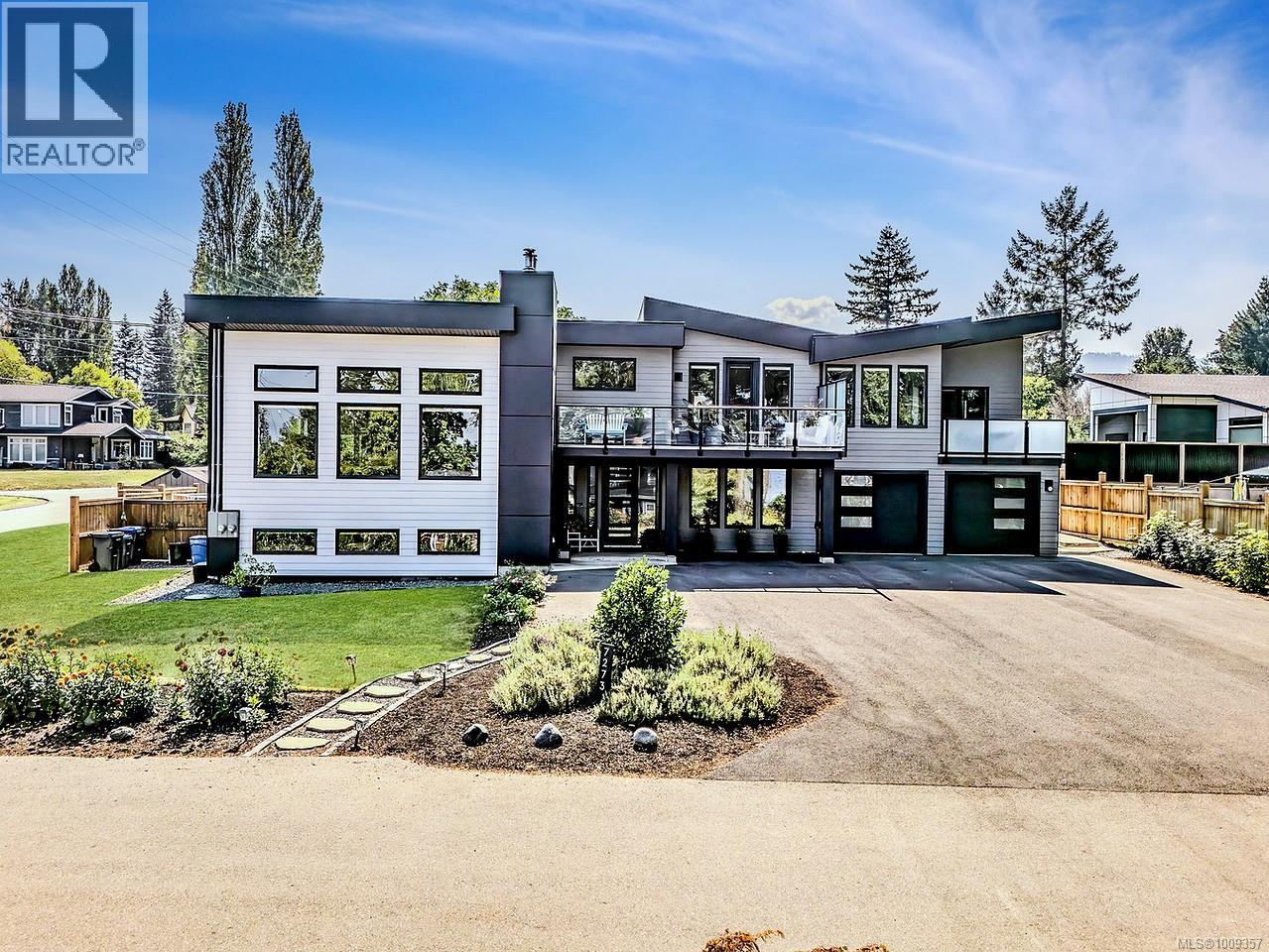 Photo 2 of 7273 Bayview Rd, Lantzville BC