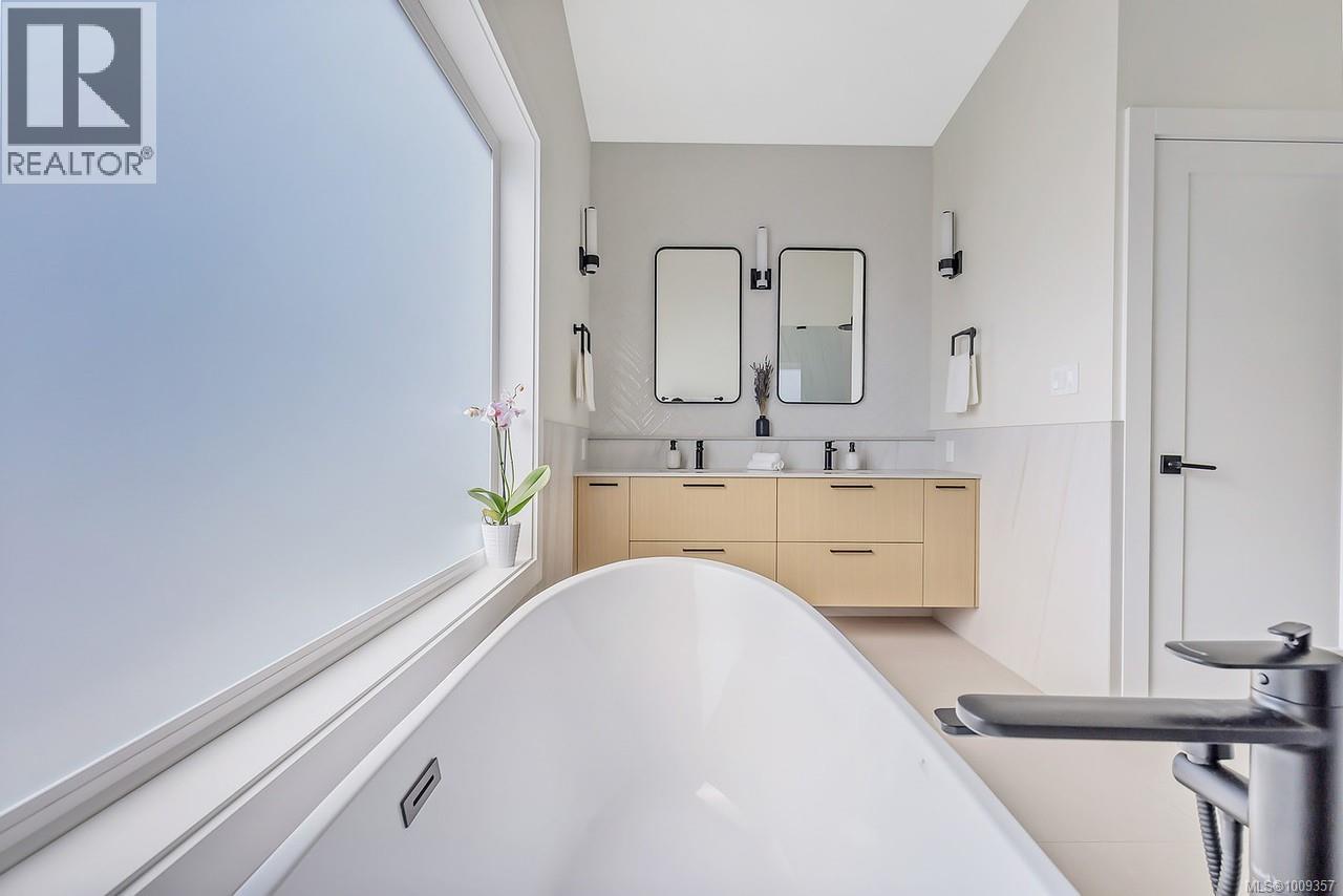 Photo 75 of 7273 Bayview Rd, Lantzville BC
