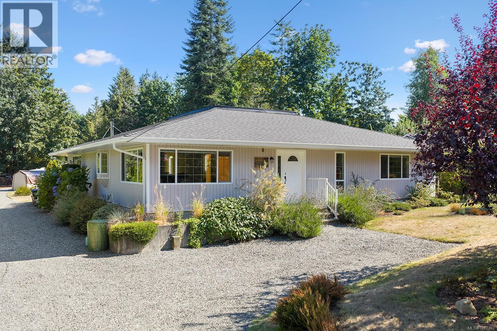 Photo 12 of 97 Bald Eagle Cres, Bowser BC