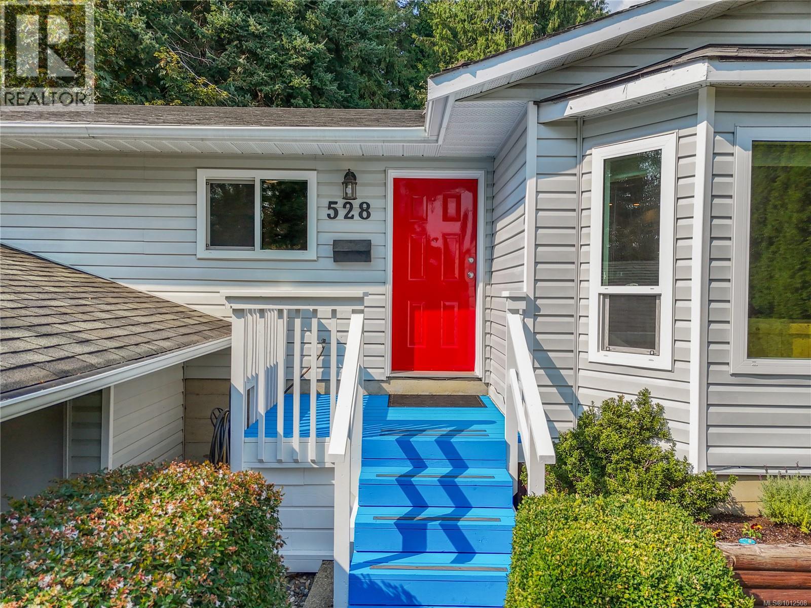 Photo 2 of 528 Elizabeth Ann Dr, Colwood BC